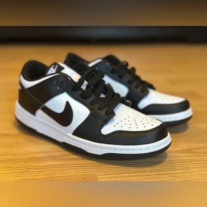NIKE PANDA DUNK women 6.5 never worn